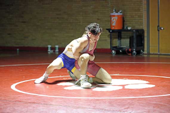 WRESTLE-BHS-LYN-6123