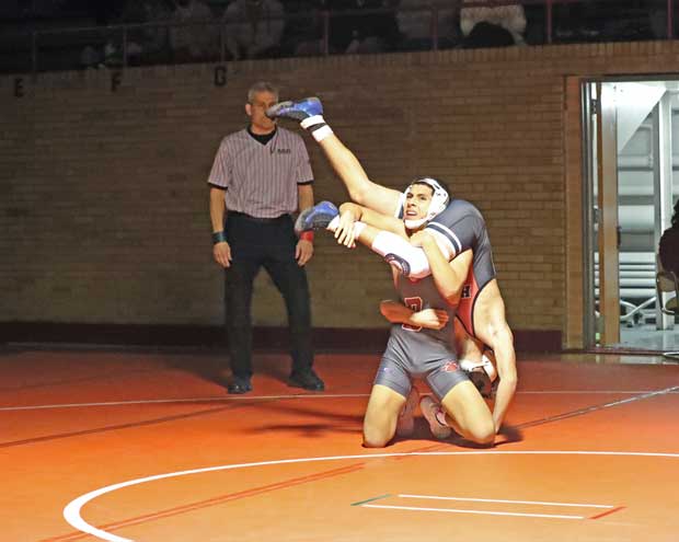 WRESTLE-BHSvsMorris-Hills1