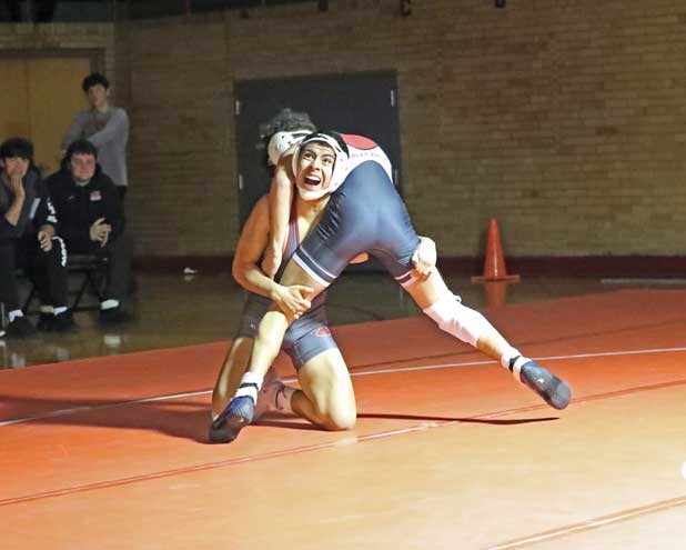 WRESTLE-BHSvsMorris-Hills4