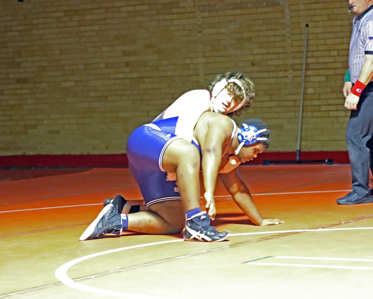 WRESTLE-BHSvWO McCullough